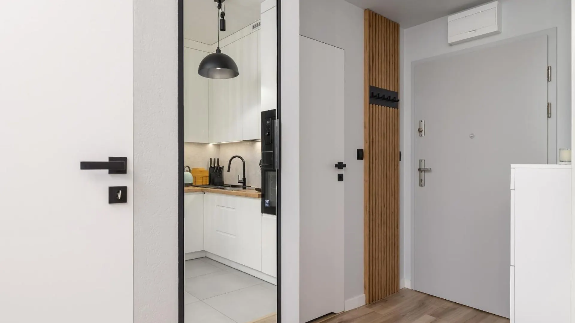 Lux Krakow Apartment With Parking & Ac Just 1,5 Km From Main Square By Renters Prestige