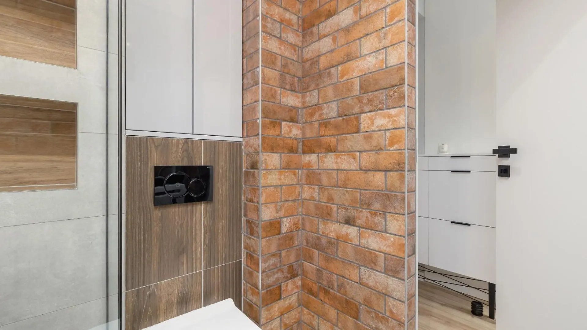 Lux Krakow Apartment With Parking & Ac Just 1,5 Km From Main Square By Renters Prestige Poland