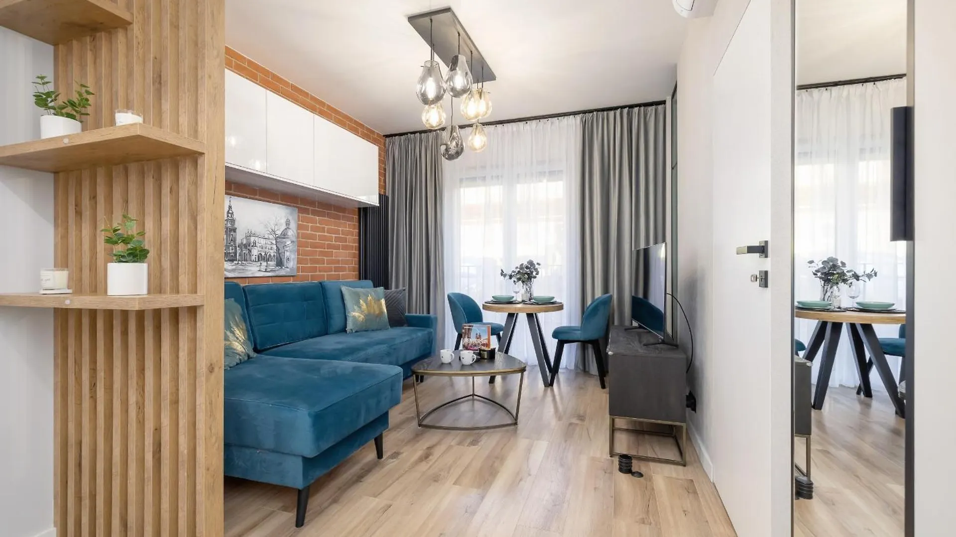 Lux Krakow Apartment With Parking & Ac Just 1,5 Km From Main Square By Renters Prestige 0*,  Poland